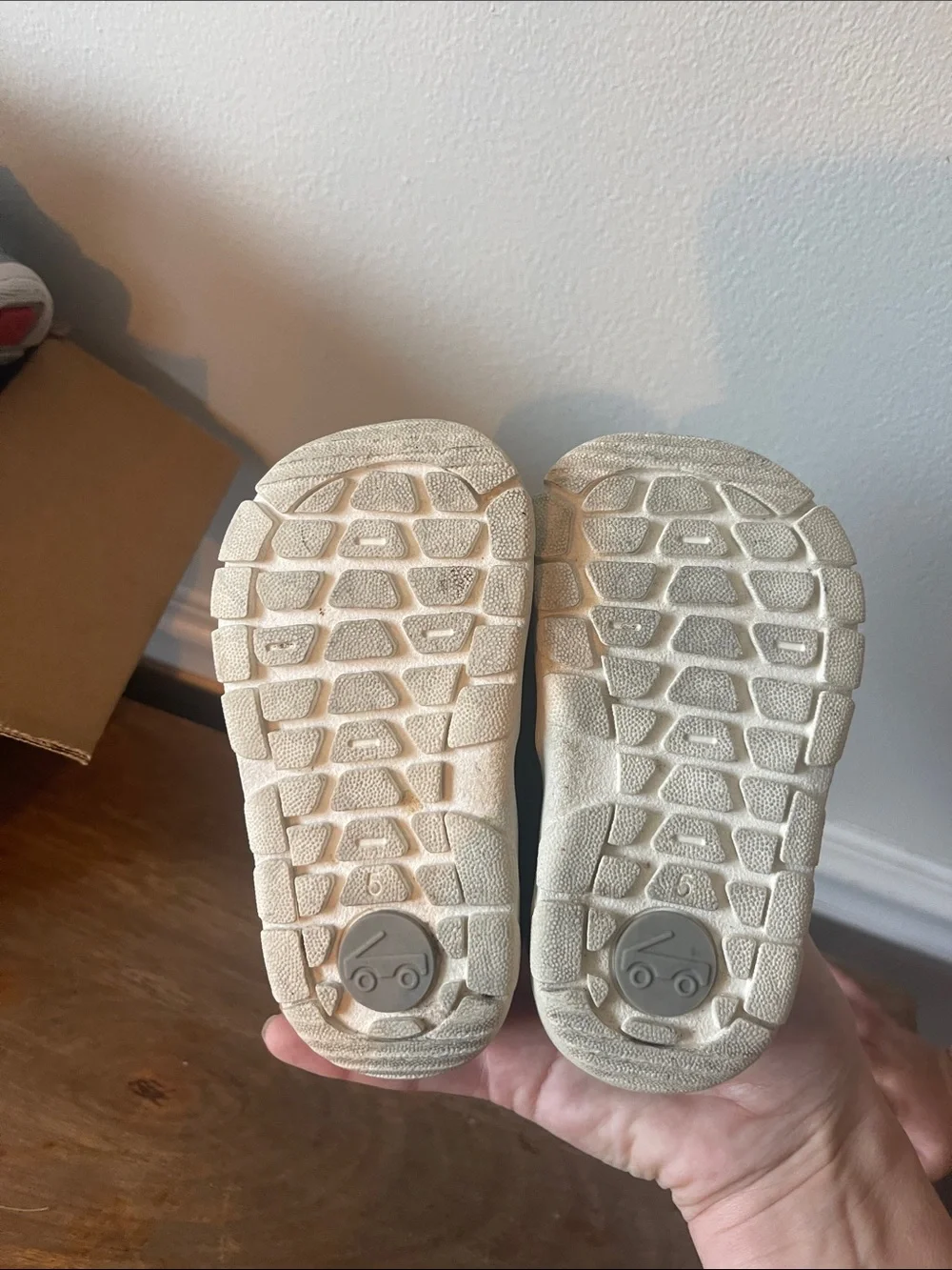 See Kai Run Black Sneakers Size 5